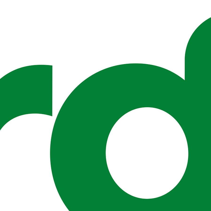 Ausschnitt, Gradl-Logo, grüne Buchstaben r und d, jeweils angeschnitten